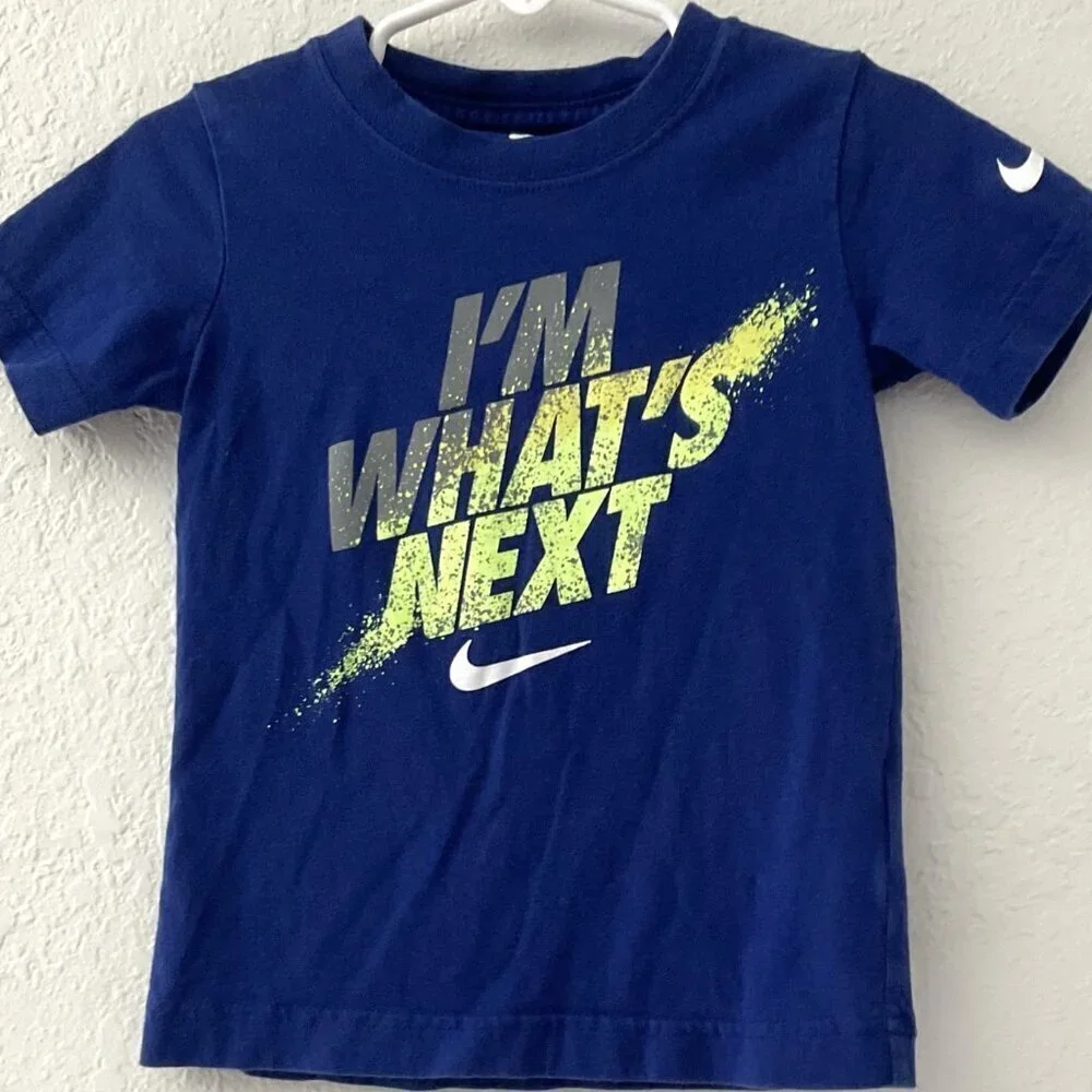 NIKE TEE SHIRT “I’M WHAT’S NEXT” ATHELTIC CUT 3T